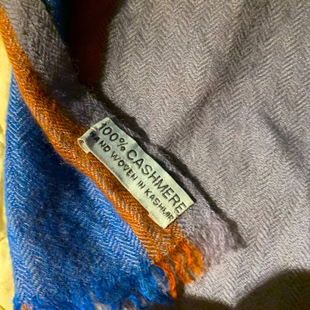 Beautiful 💯 cashmere scarf.